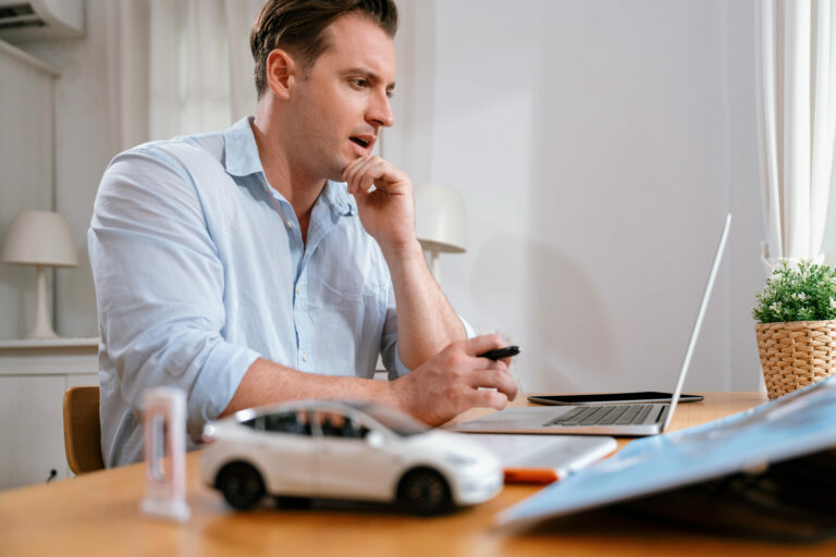 Der Einfluss von rechtlichen Regelungen auf die Trennung und Entsorgung gefährlicher Stoffe im Automobilsektor