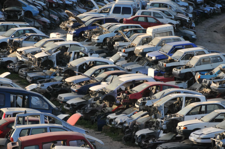 Die Grundlagen der Autoverschrottung für Neuankömmlinge – Alles, was Sie über den Prozess wissen müssen